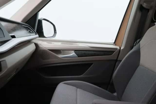 Volkswagen Multivan (2023) thumbnail 34