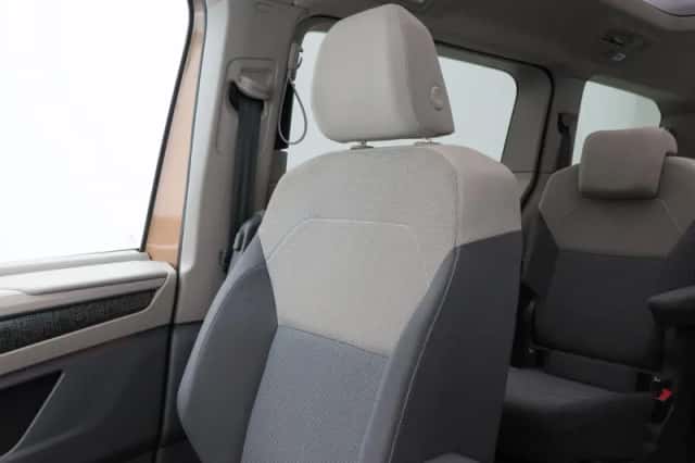 Volkswagen Multivan (2023) thumbnail 35