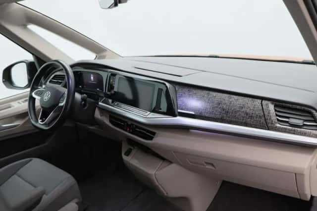 Volkswagen Multivan (2023) thumbnail 39