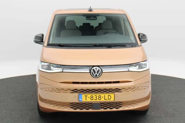 Volkswagen Multivan (2023) thumbnail 5