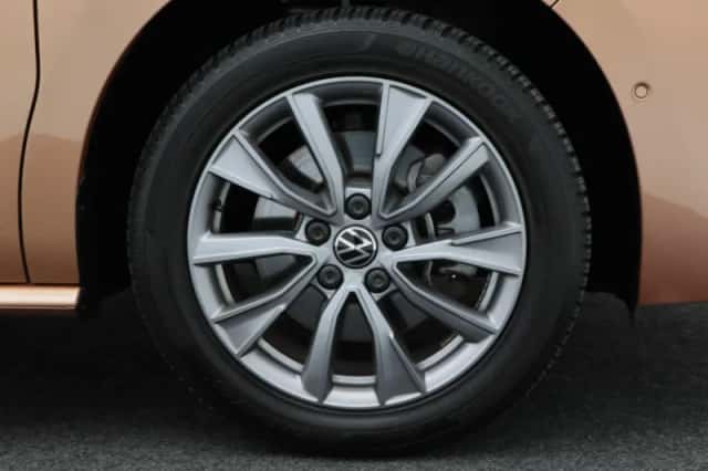 Volkswagen Multivan (2023) thumbnail 6
