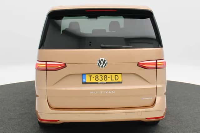 Volkswagen Multivan (2023) thumbnail 7