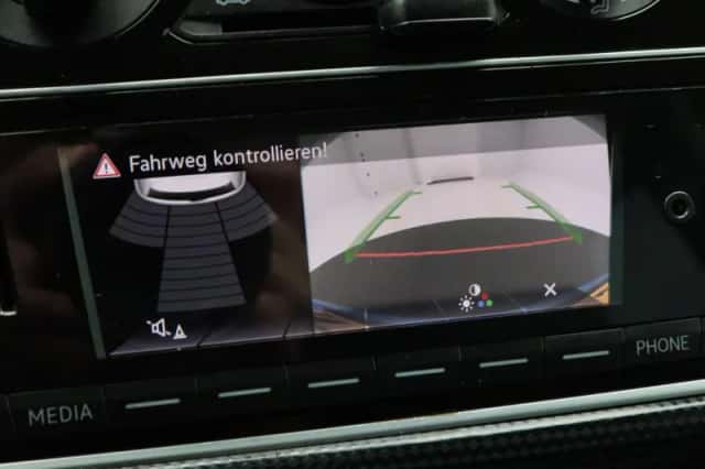 Volkswagen Up! (2021) thumbnail 20