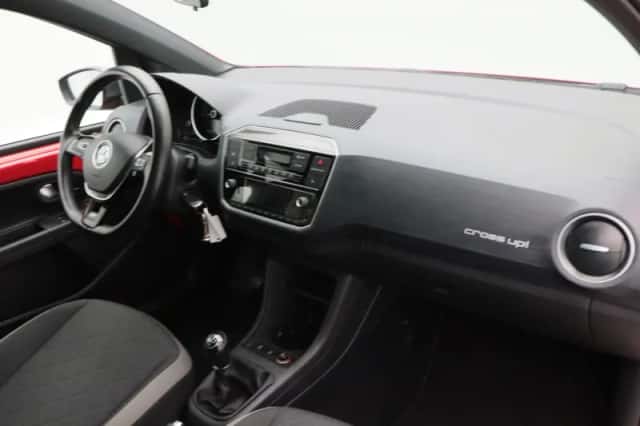 Volkswagen Up! (2018) thumbnail 15