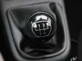Volkswagen Up! (2018) thumbnail 24