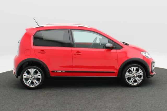 Volkswagen Up! (2018) thumbnail 6