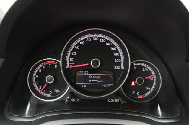 Volkswagen Up! (2018) thumbnail 8