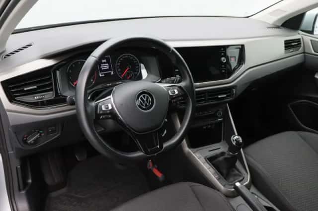 Volkswagen Polo (2021) thumbnail 3