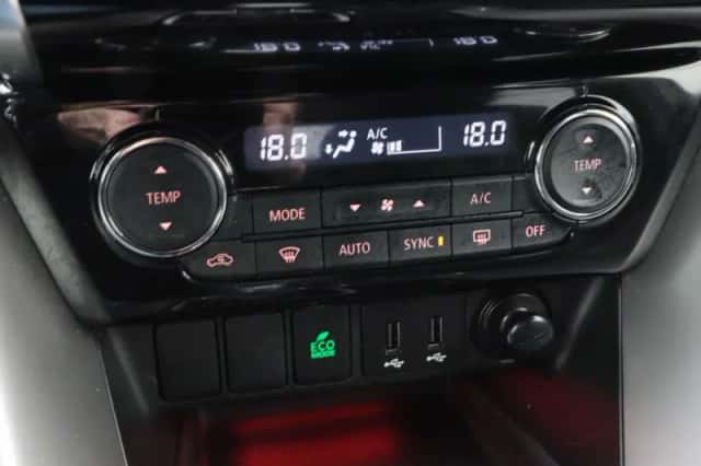 Mitsubishi Eclipse Cross (2018) thumbnail 24