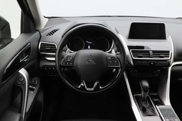 Mitsubishi Eclipse Cross (2018) thumbnail 32