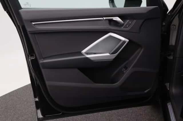 Audi Q3 (2023) thumbnail 17