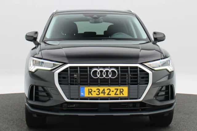 Audi Q3 (2023) thumbnail 4