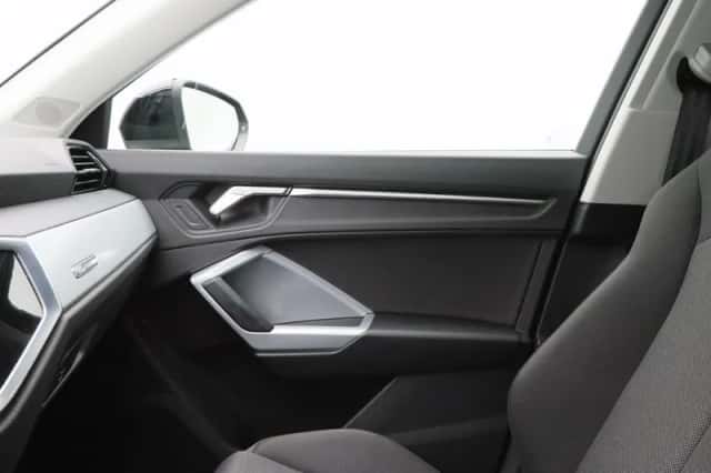 Audi Q3 (2023) thumbnail 35