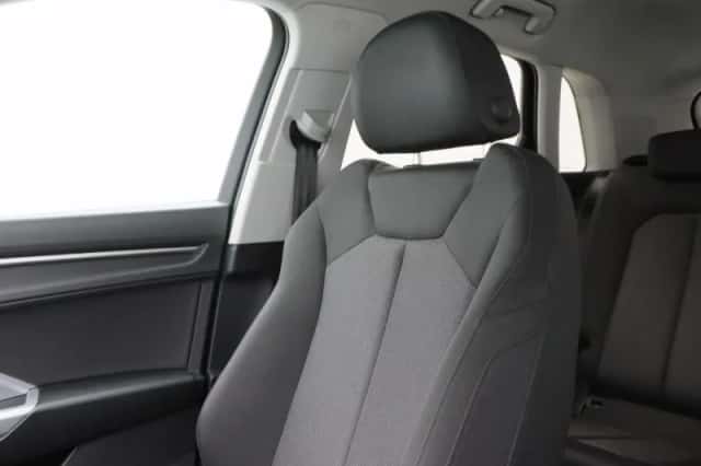 Audi Q3 (2023) thumbnail 36