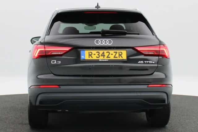 Audi Q3 (2023) thumbnail 5