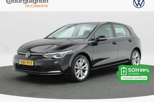 Volkswagen Golf (2023) thumbnail 1
