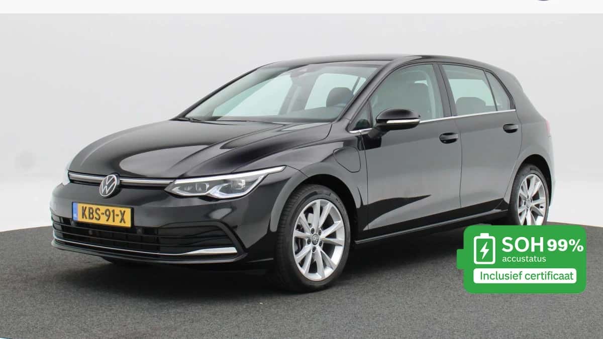 Volkswagen Golf (2023) — foto 1