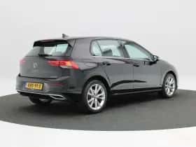 Volkswagen Golf (2023) thumbnail 2