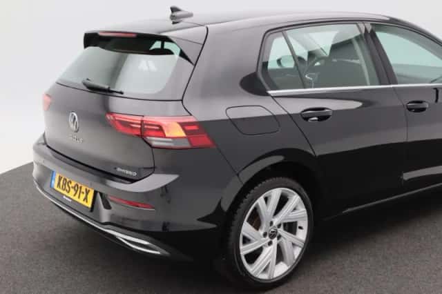 Volkswagen Golf (2023) thumbnail 12