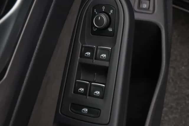 Volkswagen Golf (2023) thumbnail 15