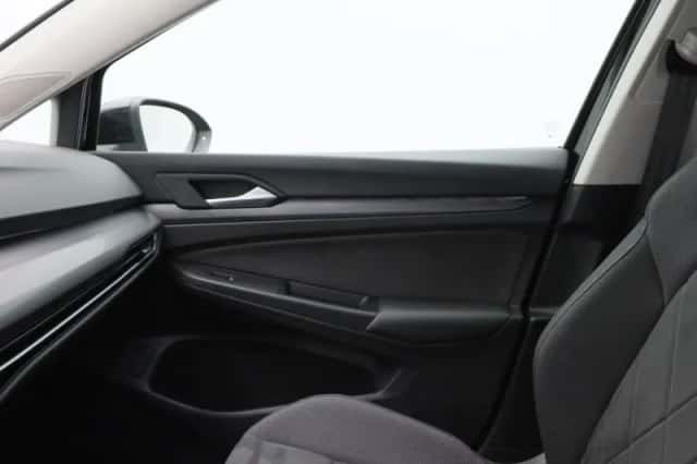 Volkswagen Golf (2023) thumbnail 29