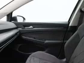 Volkswagen Golf (2023) thumbnail 29