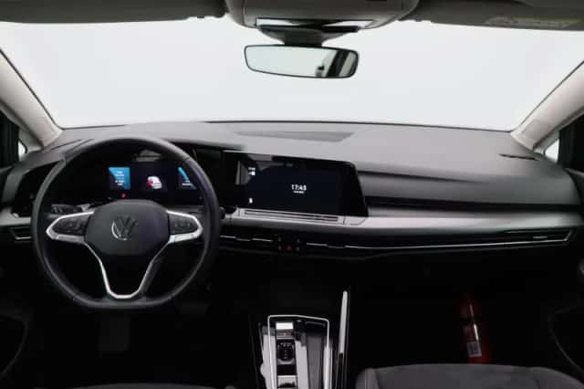 Volkswagen Golf (2023) thumbnail 31
