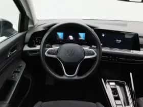 Volkswagen Golf (2023) thumbnail 32