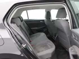 Volkswagen Golf (2023) thumbnail 33