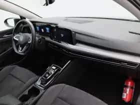 Volkswagen Golf (2023) thumbnail 34
