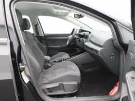 Volkswagen Golf (2023) thumbnail 35