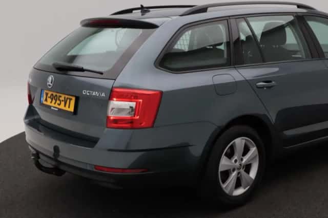Škoda Octavia (2019) thumbnail 13