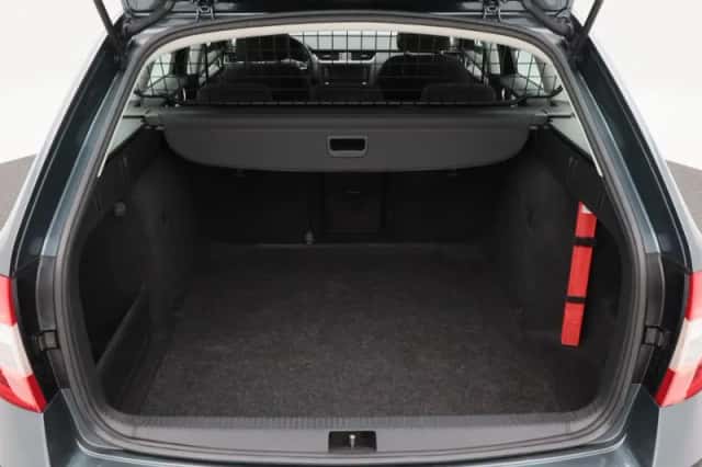 Škoda Octavia (2019) thumbnail 16