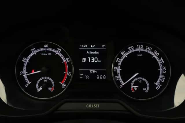 Škoda Octavia (2019) thumbnail 20