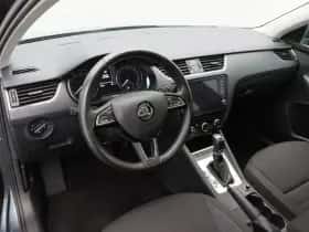 Škoda Octavia (2019) thumbnail 3