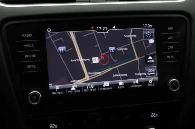 Škoda Octavia (2019) thumbnail 24