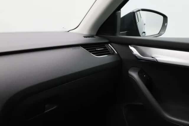 Škoda Octavia (2019) thumbnail 29
