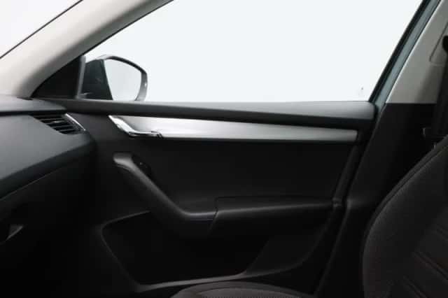 Škoda Octavia (2019) thumbnail 30