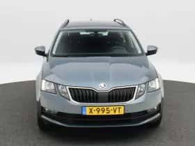 Škoda Octavia (2019) thumbnail 4