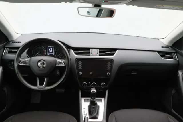 Škoda Octavia (2019) thumbnail 32