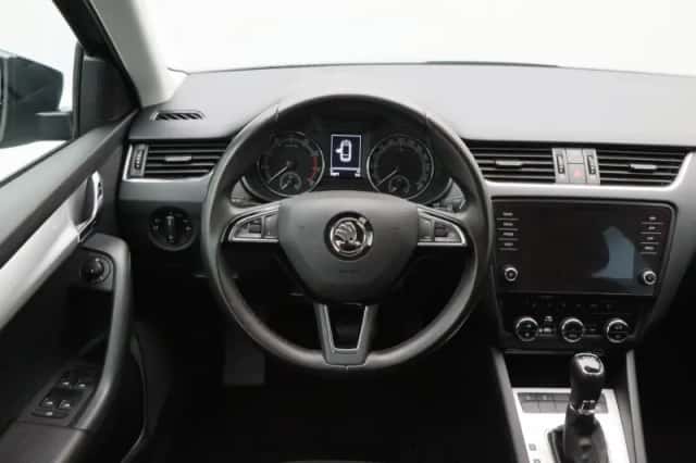 Škoda Octavia (2019) thumbnail 33