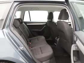 Škoda Octavia (2019) thumbnail 34
