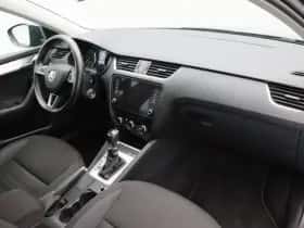 Škoda Octavia (2019) thumbnail 35