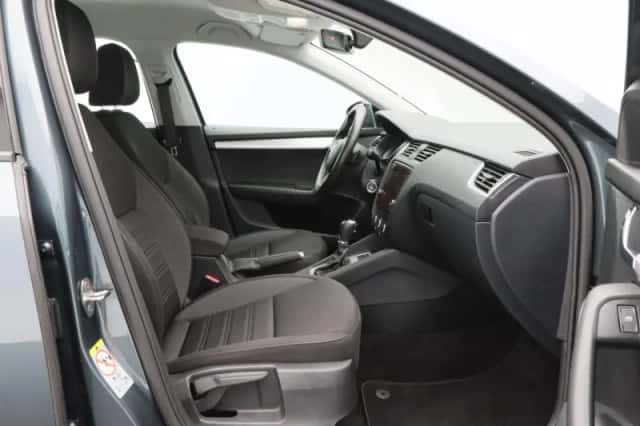 Škoda Octavia (2019) thumbnail 36