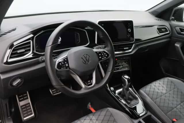 Volkswagen T-Roc (2022) thumbnail 3