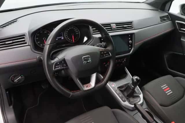 SEAT Arona (2020) thumbnail 3