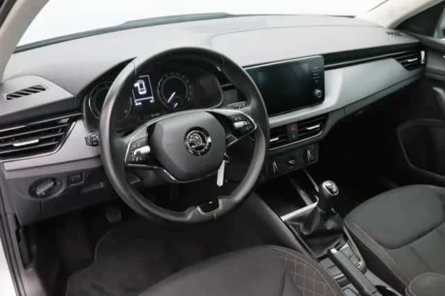 Škoda Kamiq (2022) thumbnail 3