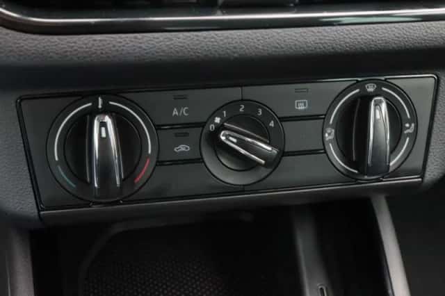 Škoda Kamiq (2022) thumbnail 25