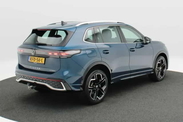 Volkswagen Tiguan (2024) thumbnail 3