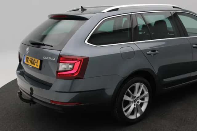 Škoda Octavia (2018) thumbnail 13
